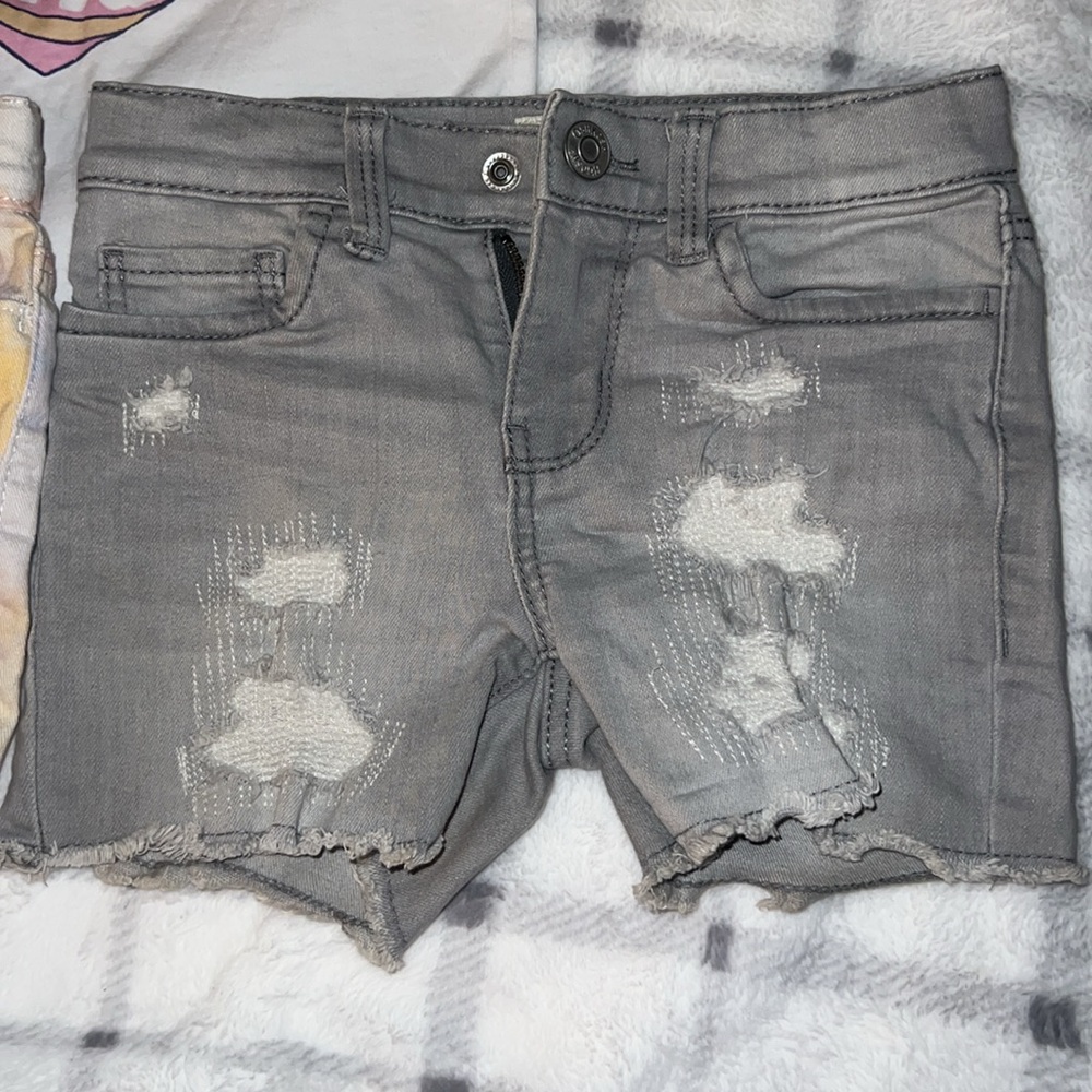 Carters - Picture 3 of 9